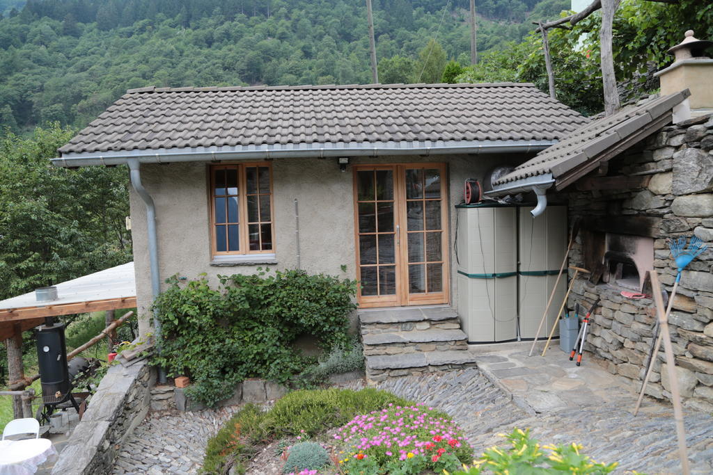 Casa Dosc Acomodação com café da manhã Verdabbio Exterior foto