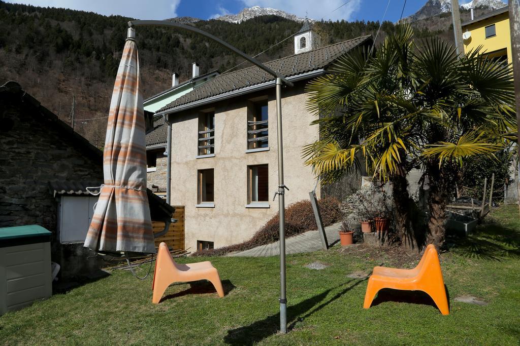 Casa Dosc Acomodação com café da manhã Verdabbio Exterior foto