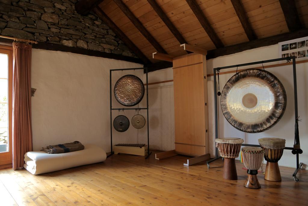 Casa Dosc Acomodação com café da manhã Verdabbio Exterior foto